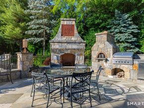 83 Long Lots Road, New Canaan CT 06840