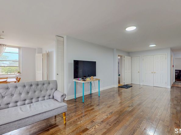 1 Strawberry Hill Court 1H, Stamford CT 06902
