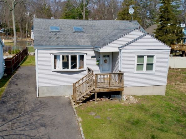 153 Oaklawn Avenue, Stamford CT 06905