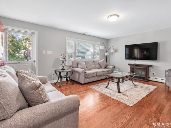 172 Crestview Drive, Bridgeport CT 06606