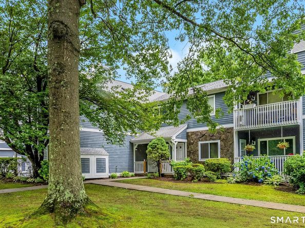 215 Windgate Circle E, Monroe CT 06468