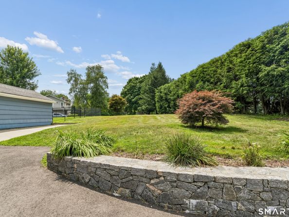 34 Lake Avenue, Trumbull CT 06611