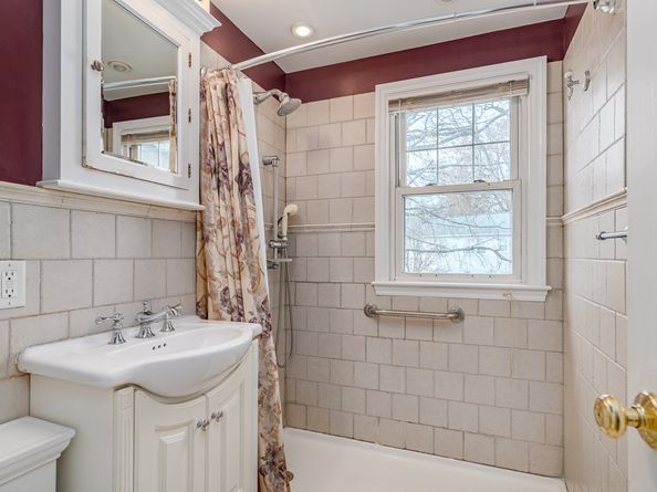 114 Sylvan Knoll Road, Stamford CT 06902