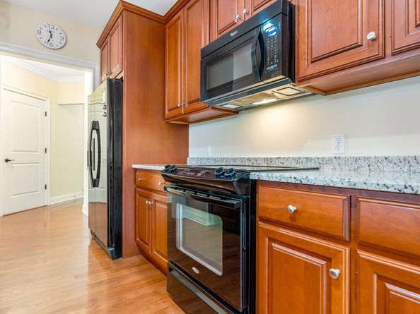 332 Still Water Circle 332, Brookfield CT 06804