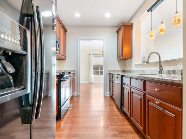 332 Still Water Circle 332, Brookfield CT 06804