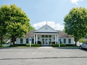 332 Still Water Circle 332, Brookfield CT 06804