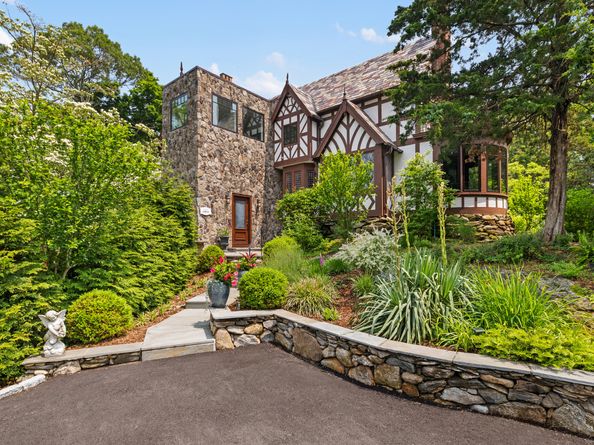 179 Compo Road S, Westport CT 06880