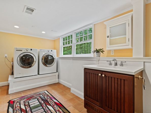91 Fox Run Road, New Canaan CT 06840