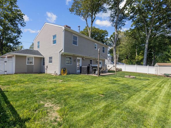 19 Assisi Way, Norwalk CT 06851