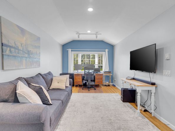 19 Assisi Way, Norwalk CT 06851
