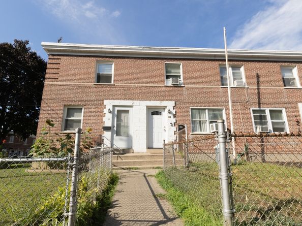 14 Court A Building 23, Bridgeport CT 06610