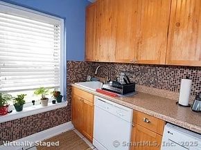 126 woodside Green 1A, Stamford CT 06901