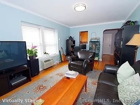 126 woodside Green 1A, Stamford CT 06901