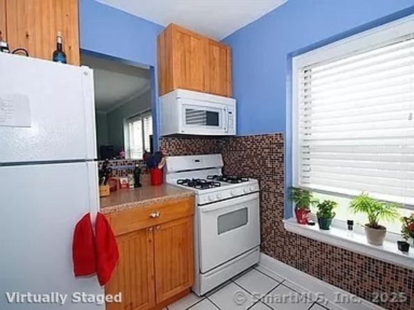 126 woodside Green 1A, Stamford CT 06901