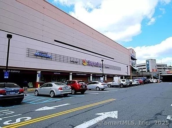 126 woodside Green 1A, Stamford CT 06901