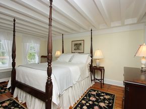 8 Hawleyville Road, Bethel CT 06801