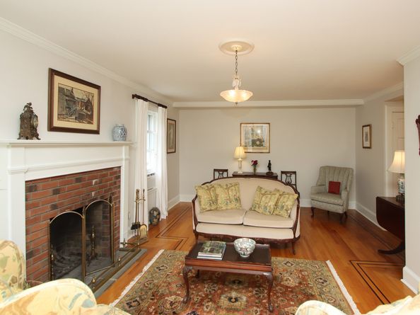 8 Hawleyville Road, Bethel CT 06801