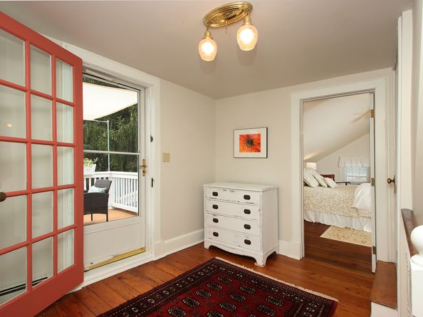 8 Hawleyville Road, Bethel CT 06801