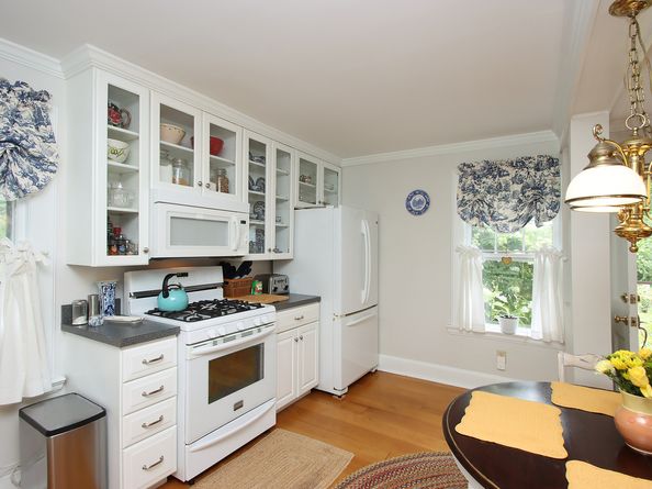 8 Hawleyville Road, Bethel CT 06801