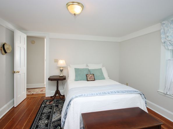 8 Hawleyville Road, Bethel CT 06801