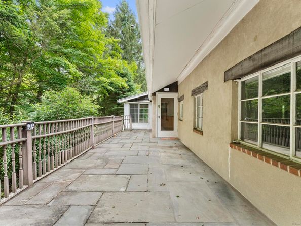 105 Ladder Hill Road N, Weston CT 06883