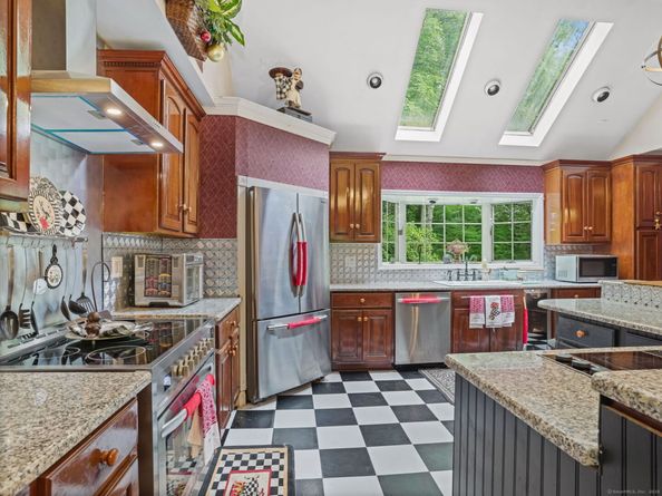4 Whippoorwill Lane, Weston CT 06883