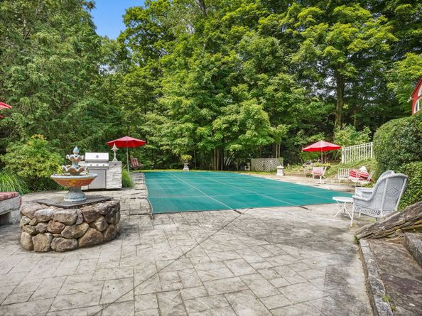 4 Whippoorwill Lane, Weston CT 06883