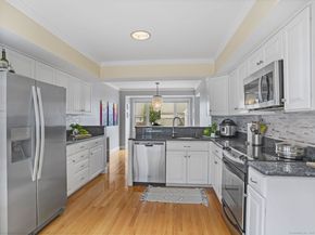 36 Wilton Crest 36, Wilton CT 06897