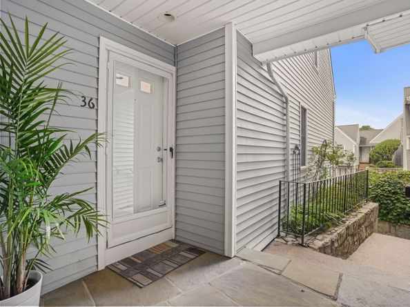36 Wilton Crest 36, Wilton CT 06897