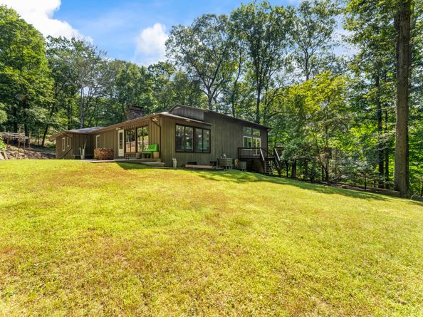 83 Buck Hill Road, Easton CT 06612