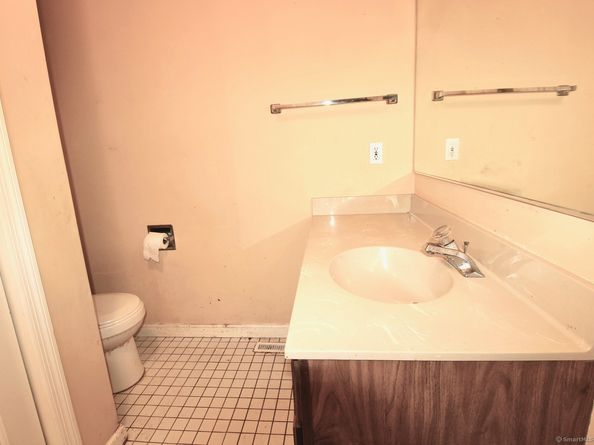 717 Hawley Glen 18, Stratford CT 06614