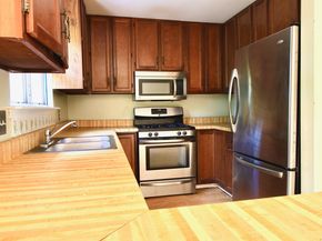717 Hawley Glen 18, Stratford CT 06614