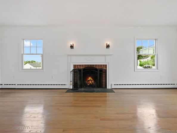 675 Goldenrod Avenue, Bridgeport CT 06606