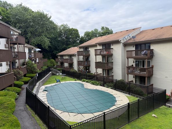 38 Padanaram Avenue 24, Danbury CT 06811