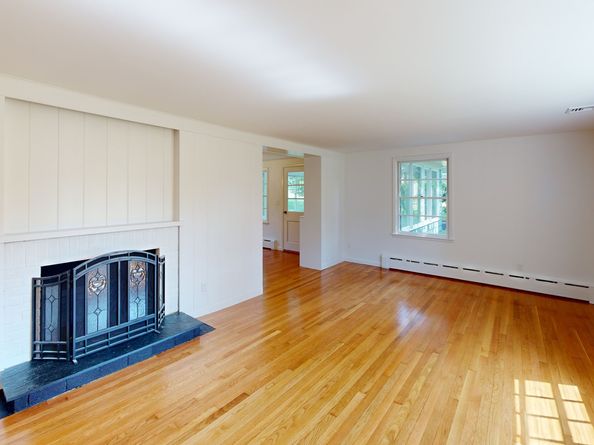453 Whitney Avenue, Trumbull CT 06611