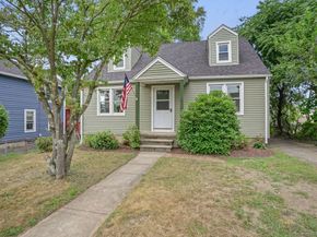 26 Bankside Street, Bridgeport CT 06606
