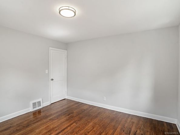 26 Bankside Street, Bridgeport CT 06606