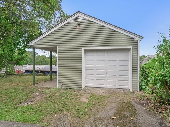 26 Bankside Street, Bridgeport CT 06606