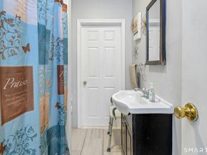 18 Grandview Avenue, Danbury CT 06810