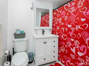 18 Grandview Avenue, Danbury CT 06810