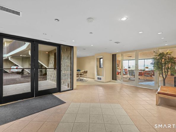 100 Seaview Avenue 2J, Norwalk CT 06855