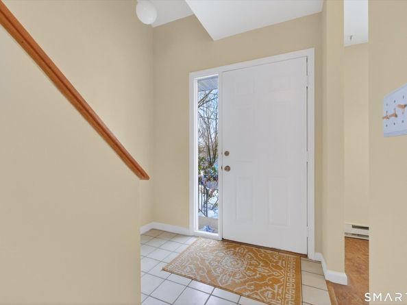 20 E Pembroke Road 8, Danbury CT 06811