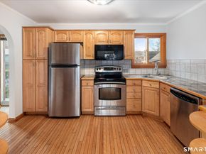 135 Courtland Avenue APT 13, Stamford CT 06902