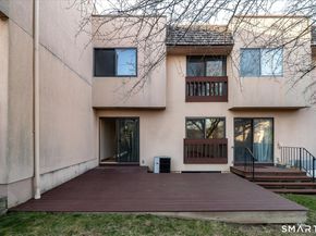 135 Courtland Avenue APT 13, Stamford CT 06902
