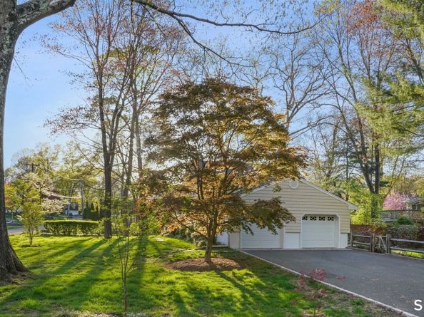 8 Dorset Road, Norwalk CT 06851