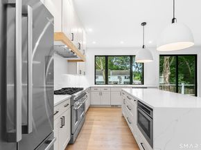35 Oronoque Hills Road, Stratford CT 06614