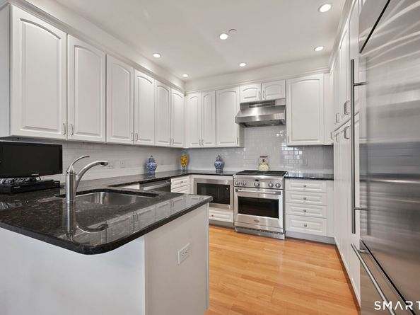 77 Havemeyer Lane 318, Stamford CT 06902