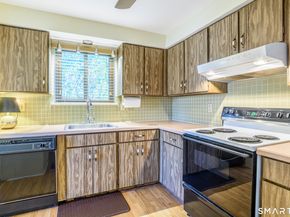 23 Happy Hollow Circle C, Stratford CT 06614