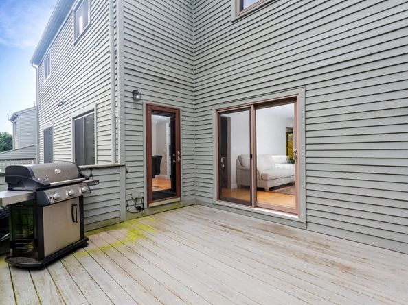 4 Pond View Drive 4, Brookfield CT 06804