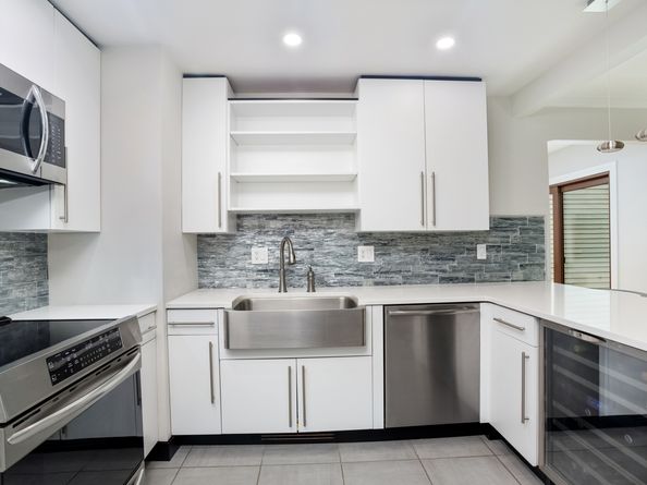 4 Pond View Drive 4, Brookfield CT 06804